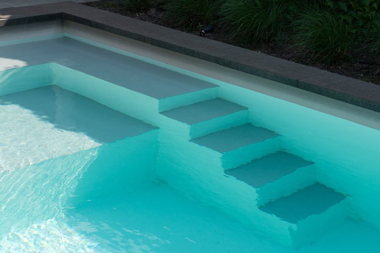 Zwembad onderhoud, waar moet je aan denken_FineYard Buitenleven_Zomerklaar maken_Winterklaar maken_Schoonmaak zwembad